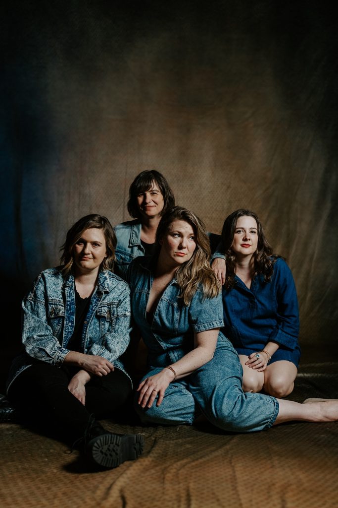 Della Mae 3